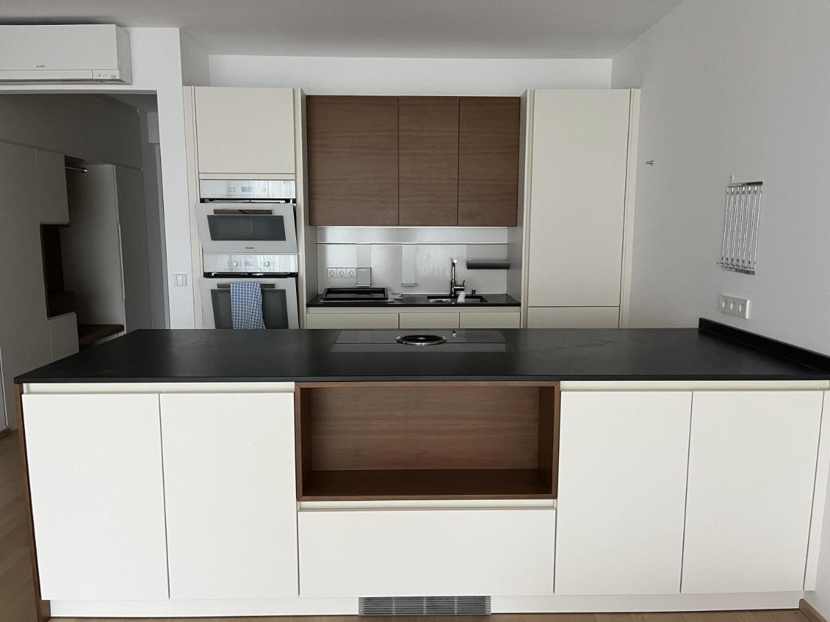Luxusappartement Mit Garage Im Zentrum Bécsújhely Kültér fotó