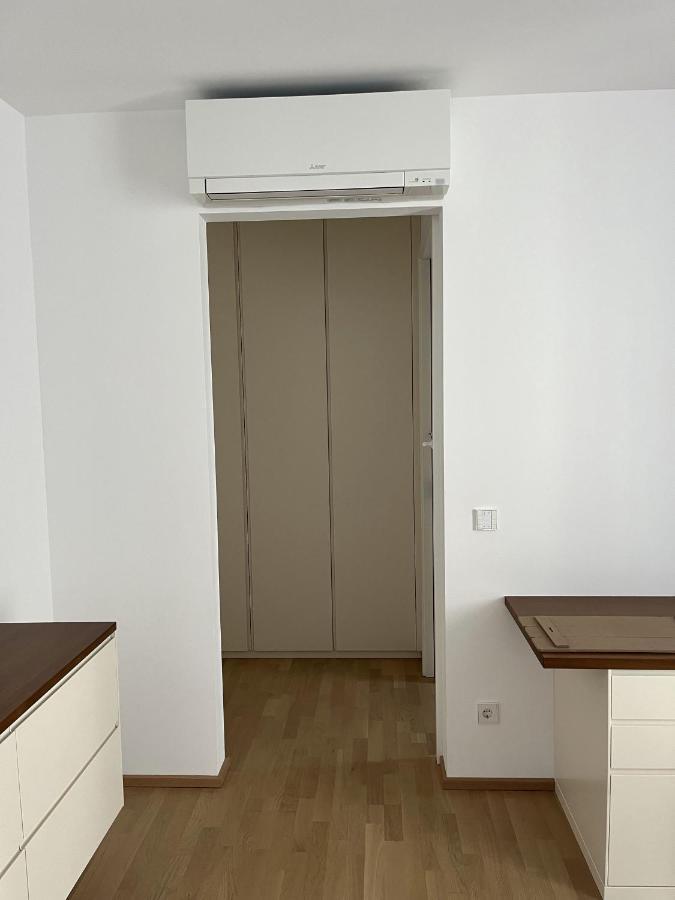 Luxusappartement Mit Garage Im Zentrum Bécsújhely Kültér fotó